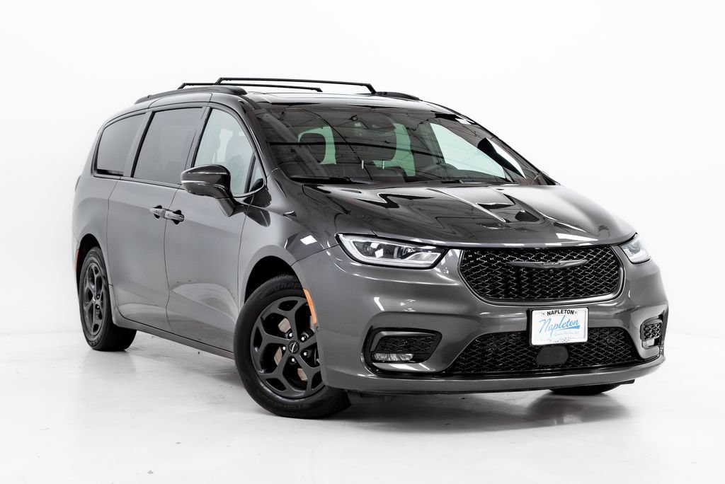 Used 2022 Chrysler Pacifica Limited w/ S Appearance Package FWD image 7