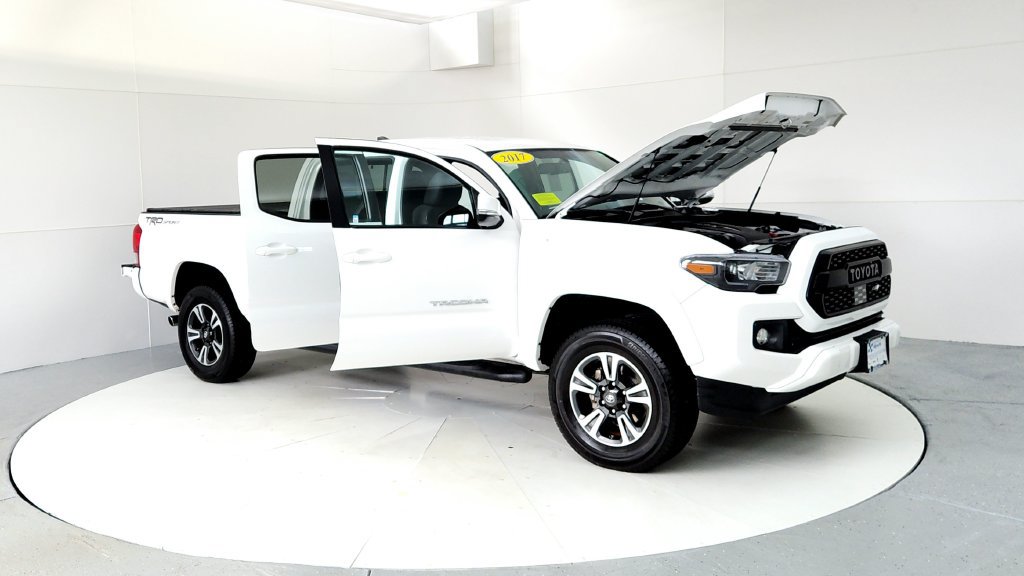 Certified 2017 Toyota Tacoma TRD Sport w/ Tow Package RWD image 12