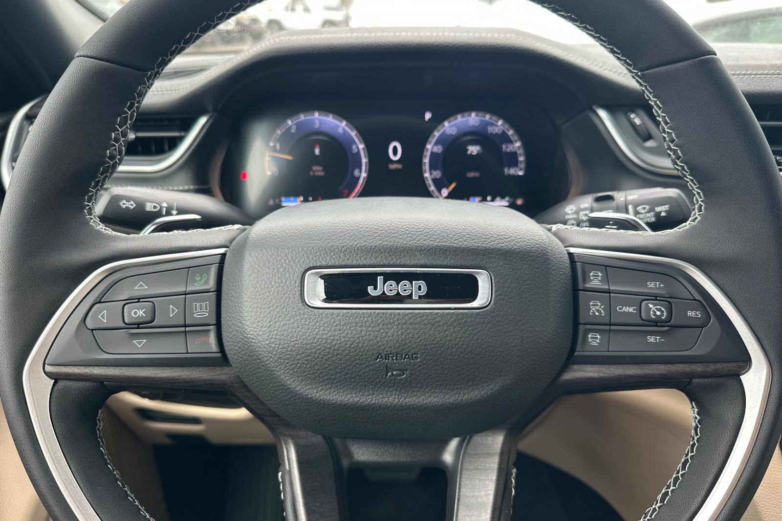 New 2025 Jeep Grand Cherokee L Limited w/ Luxury Tech Group II image 24