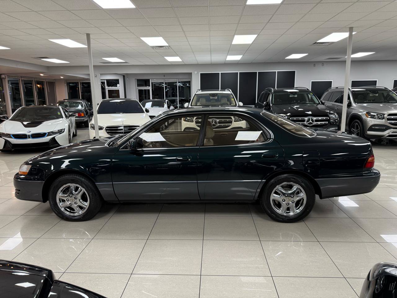 Used 1995 Lexus ES 330 FWD image 3