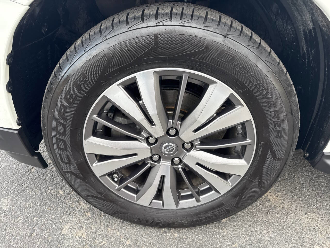 Used 2018 Nissan Pathfinder S image 26