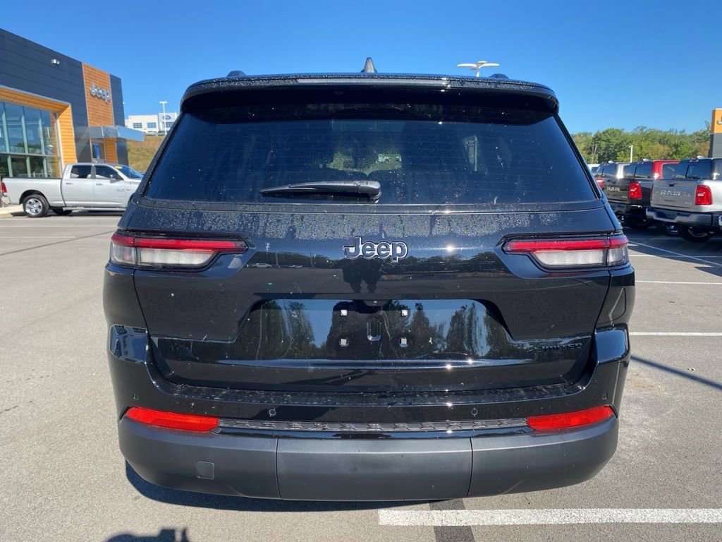 New 2025 Jeep Grand Cherokee L Limited w/ Black Appearance Package RWD image 4