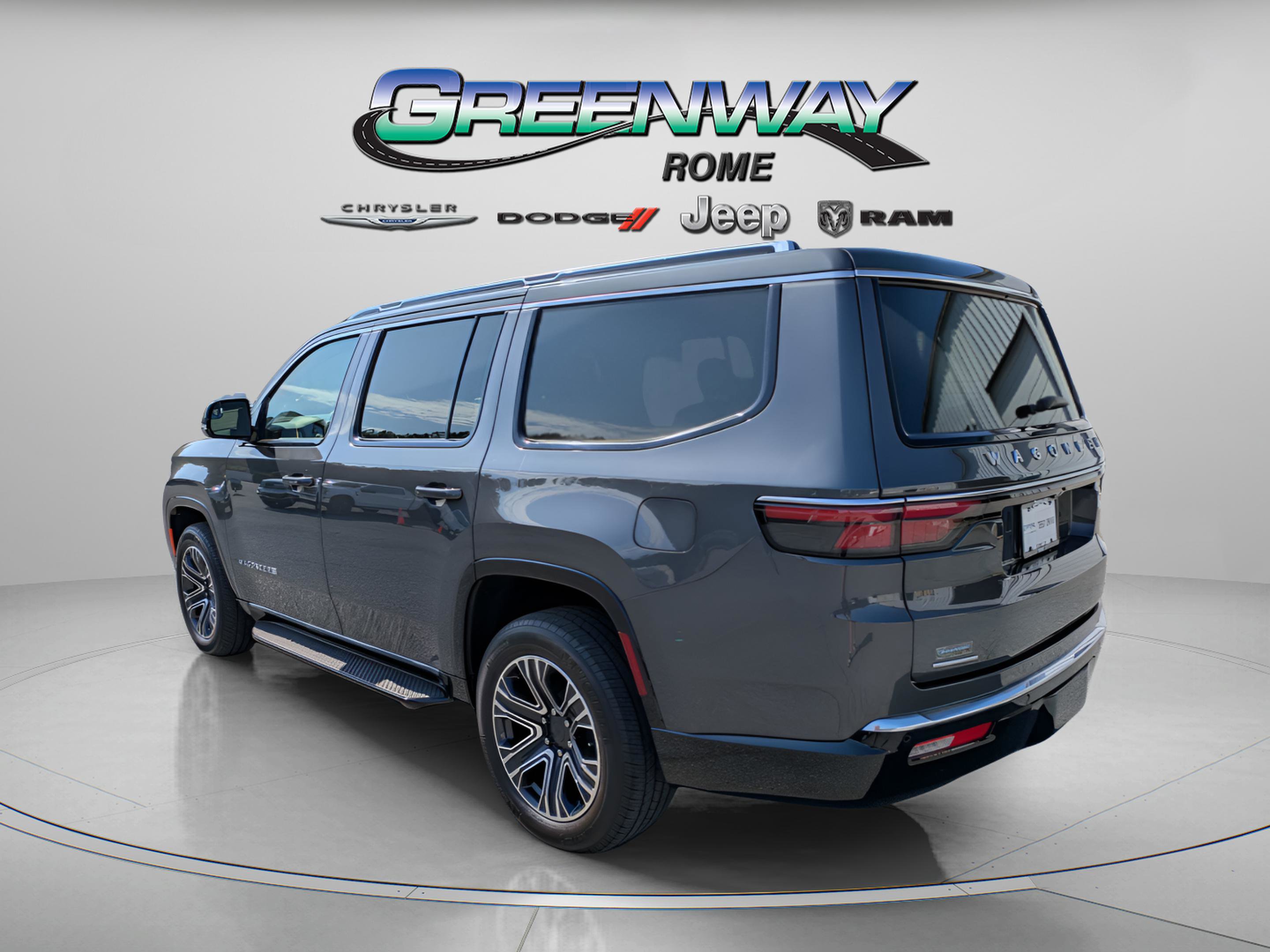 Used 2022 Jeep Wagoneer Series III w/ Rear Seat Video Group 1 AWD/4WD image 4
