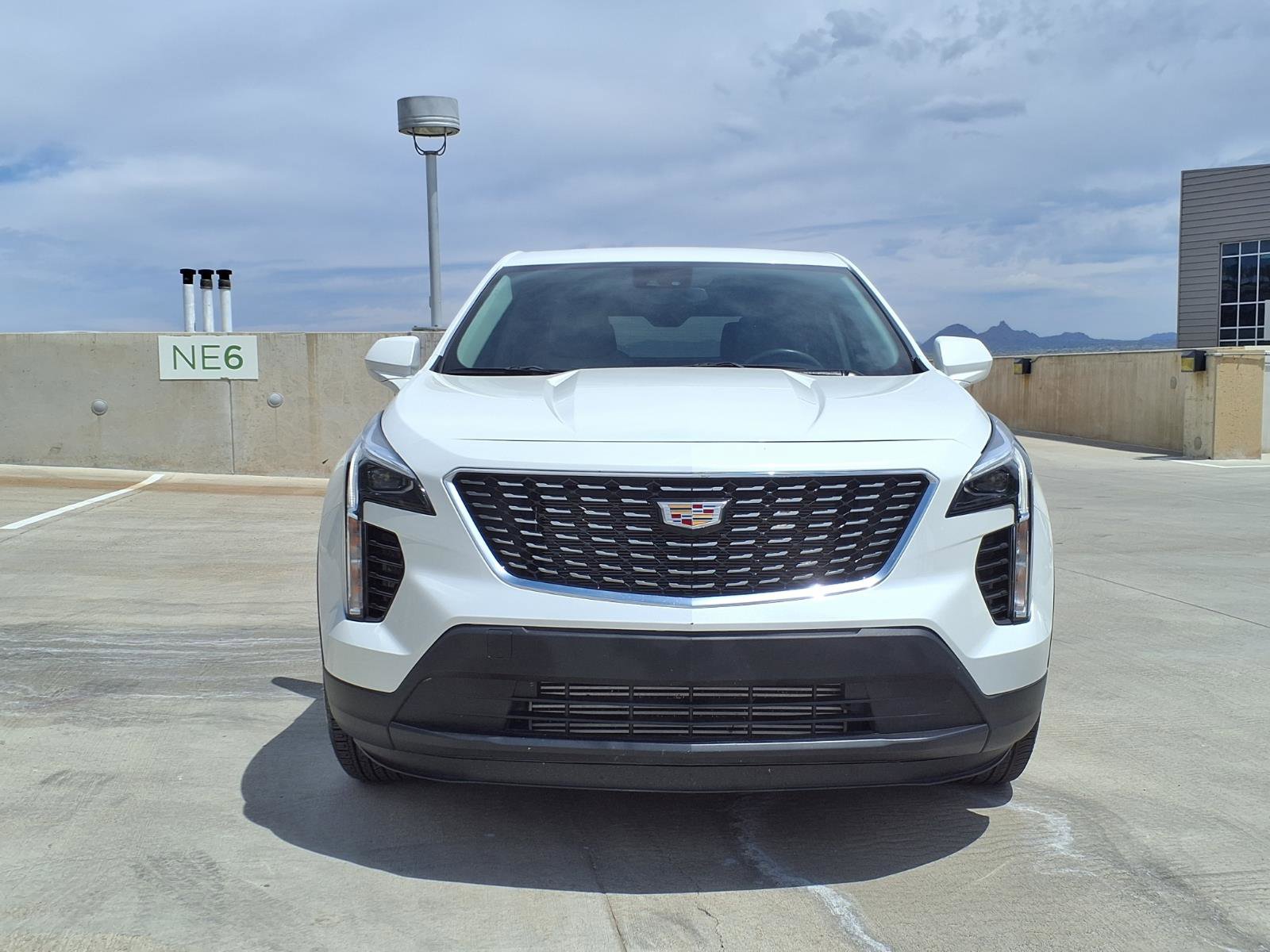 Used 2023 Cadillac XT4 Luxury w/ Cold Weather Package FWD image 2