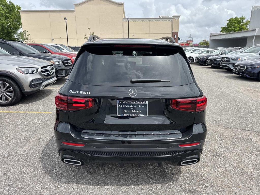 Used 2025 Mercedes-Benz GLB 250 image 6
