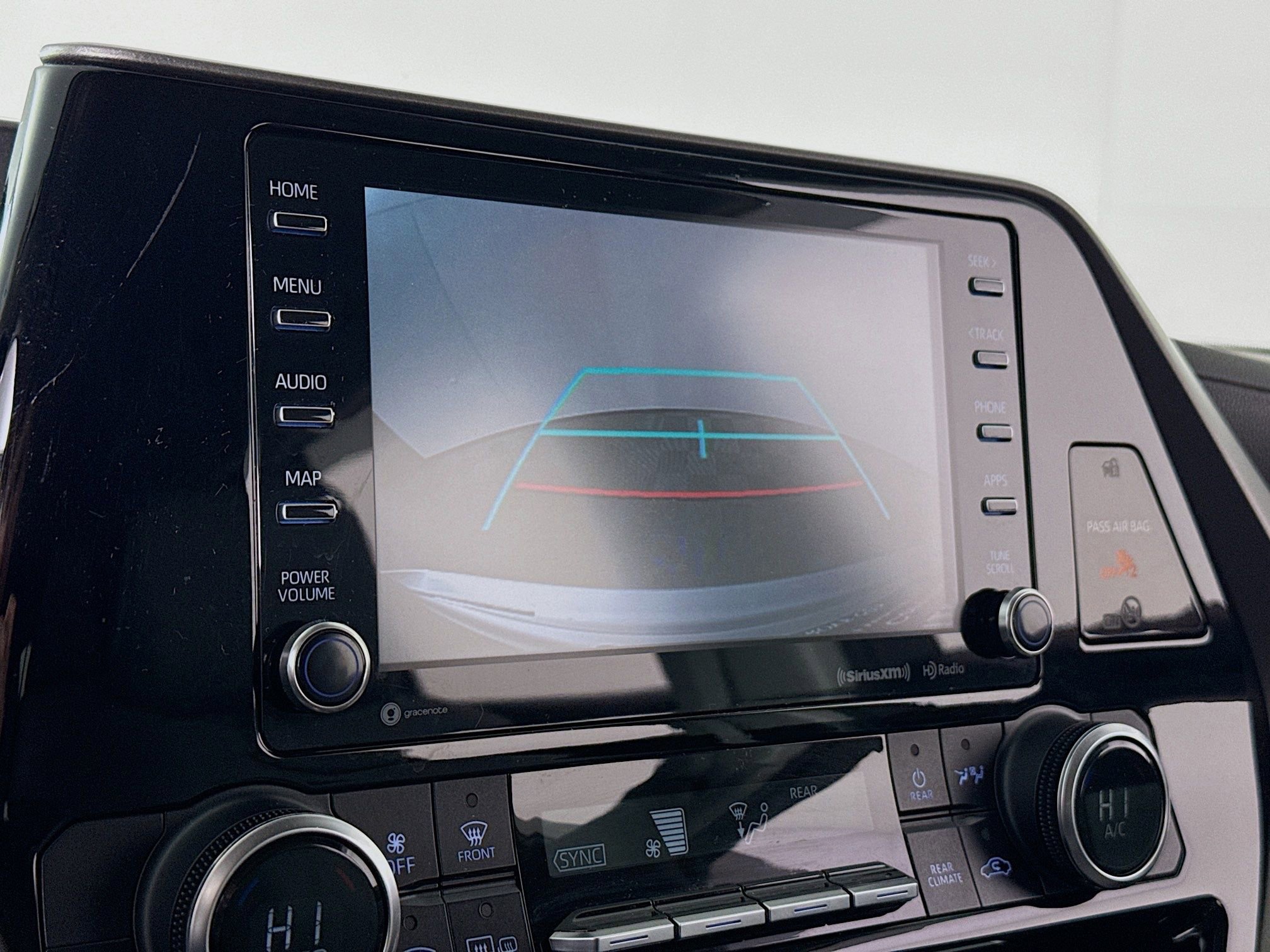 Used 2020 Toyota Highlander LE image 16