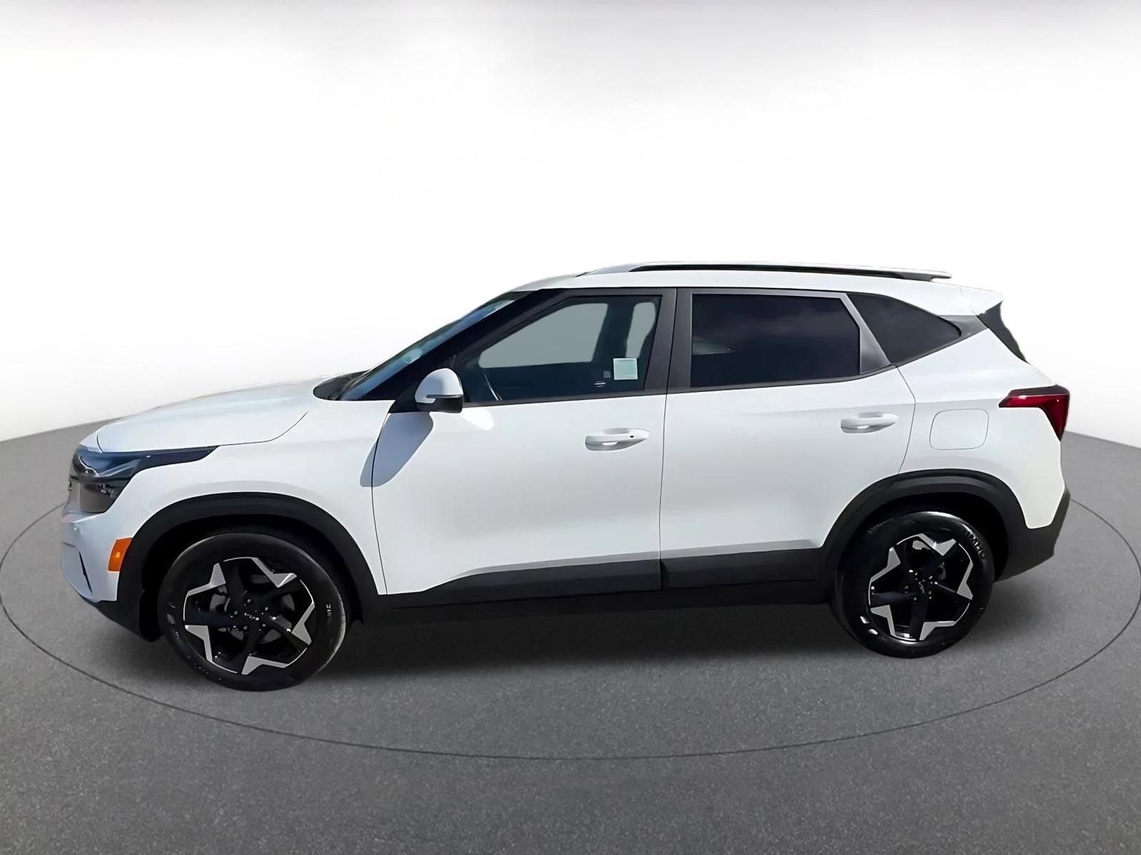 Used 2025 Kia Seltos S FWD image 9