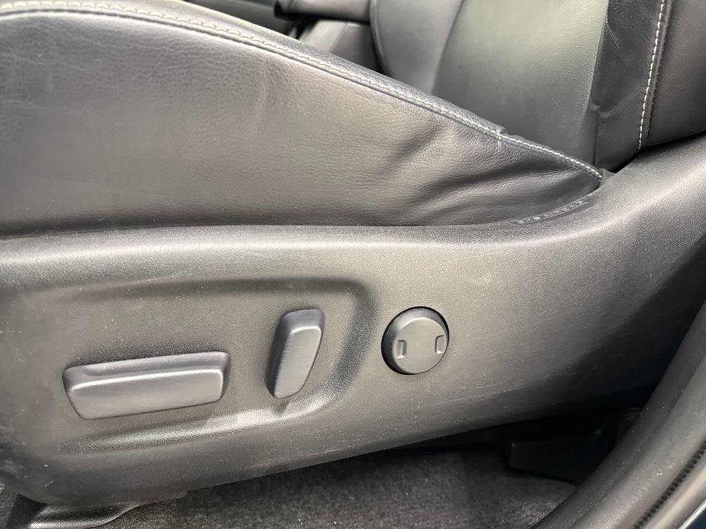 Used 2017 Toyota RAV4 Limited w/ Carpet Mat Package AWD/4WD image 13