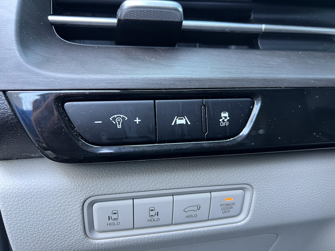 Used 2023 Kia Carnival SX FWD image 20
