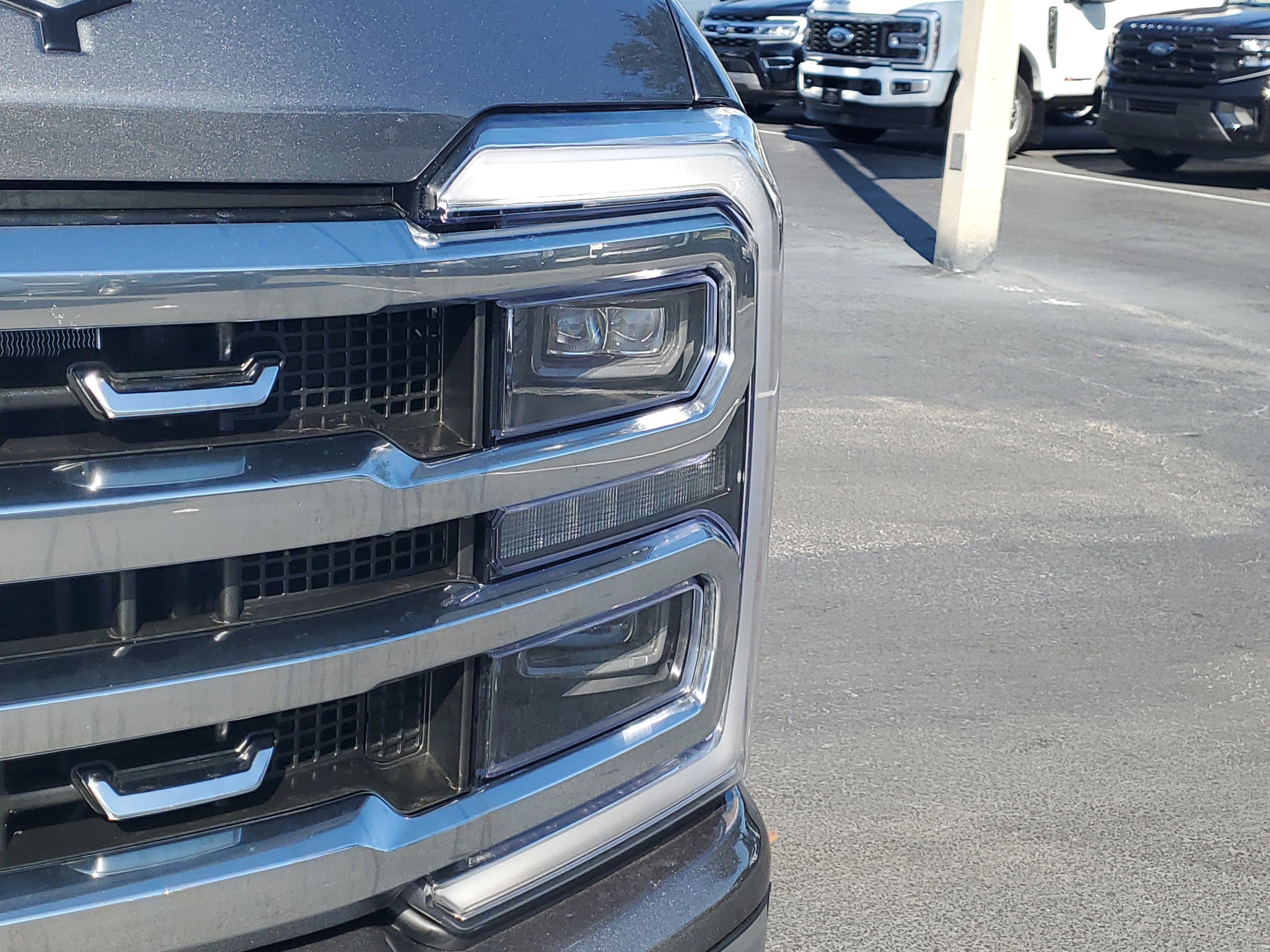 Used 2024 Ford F250 Platinum image 3