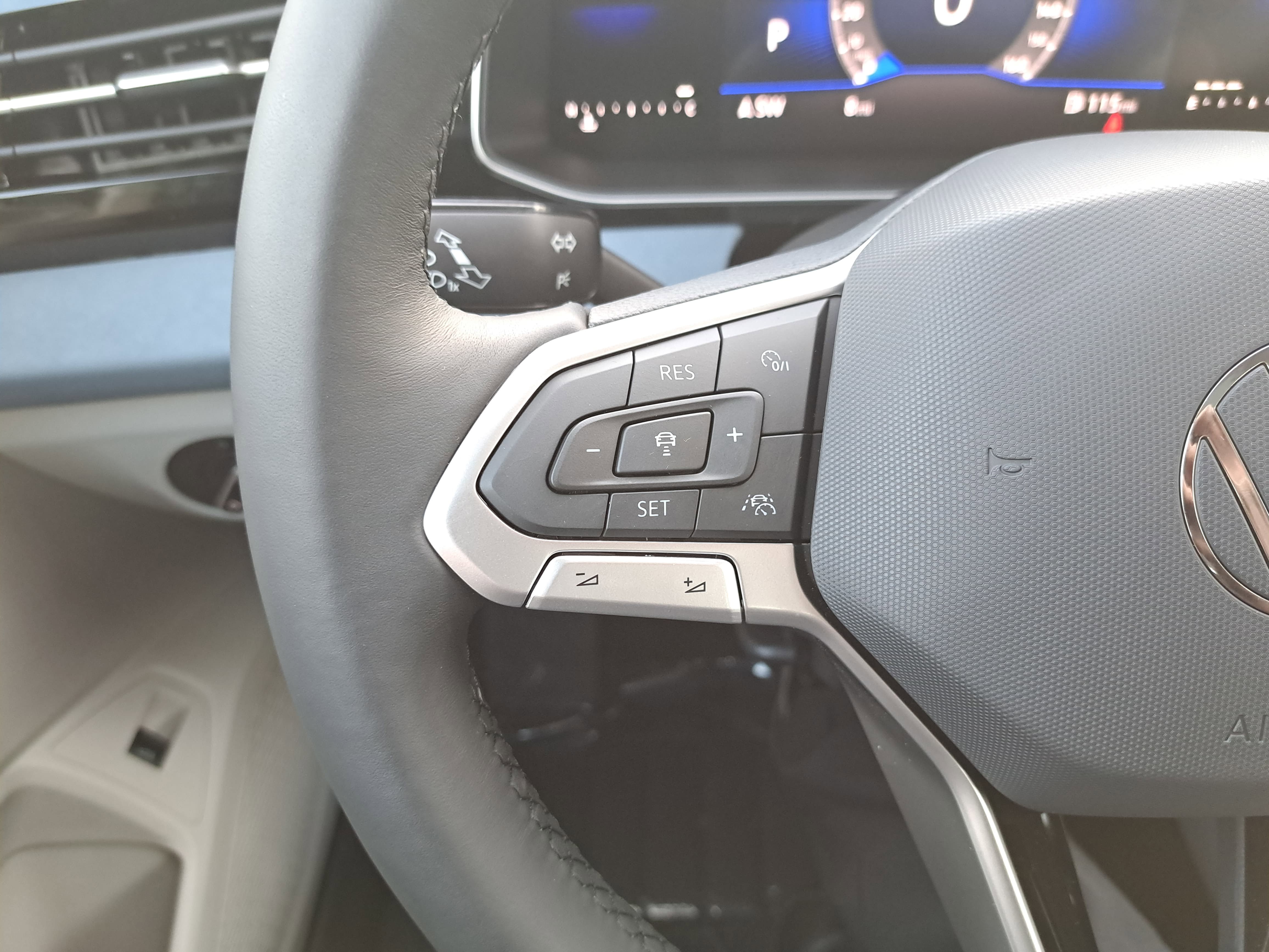 New 2026 Volkswagen Jetta SE FWD image 16