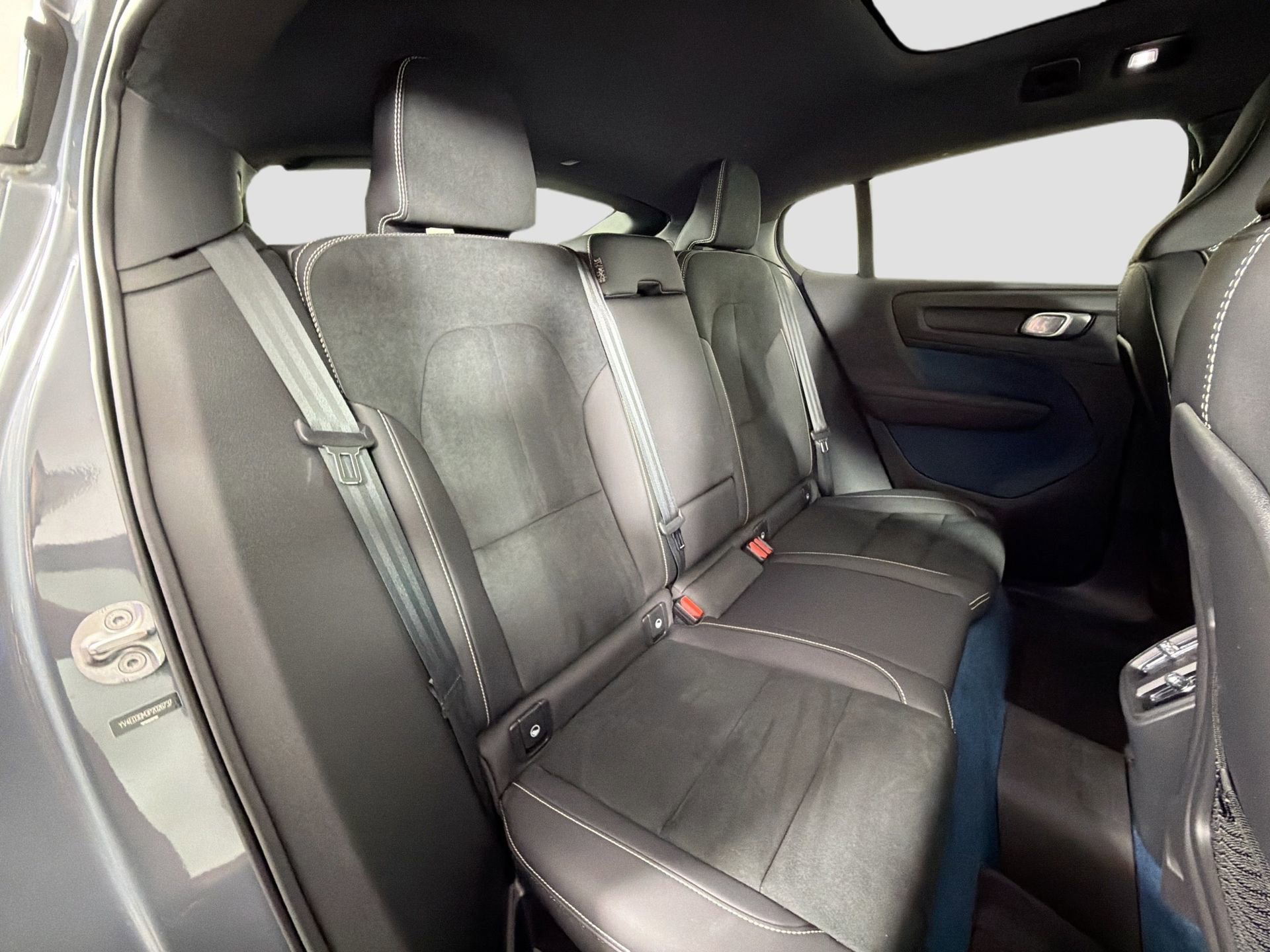 Certified 2023 Volvo C40 P8 Recharge Ultimate image 28