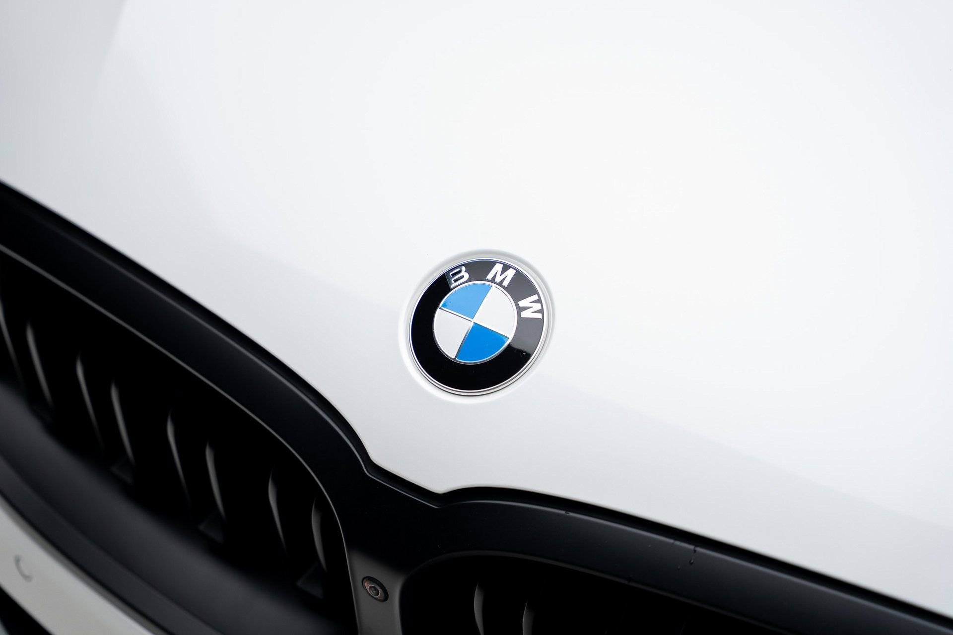 Used 2023 BMW M850i xDrive Coupe w/ M Sport Professional Package image 13