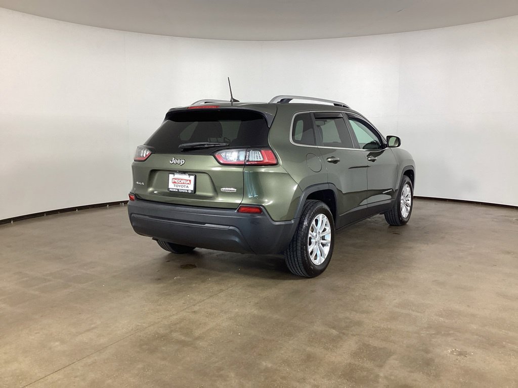 Used 2019 Jeep Cherokee Latitude w/ Cold Weather Group AWD/4WD image 5