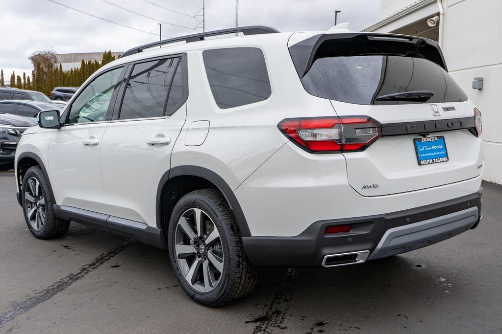 New 2025 Honda Pilot Touring image 8