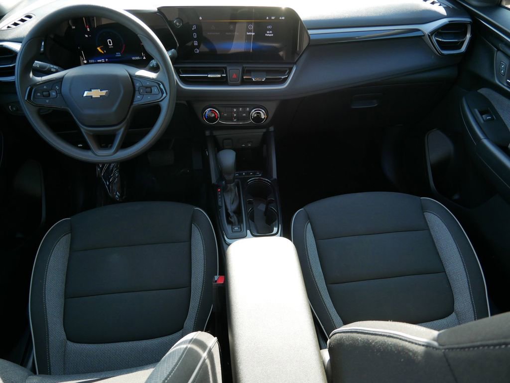 Used 2025 Chevrolet TrailBlazer LS w/ LS Convenience Package AWD/4WD image 13