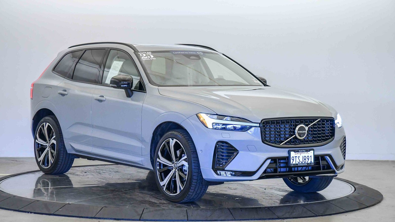 Certified 2025 Volvo XC60 B5 Ultra w/ Protection Package Premier image 6