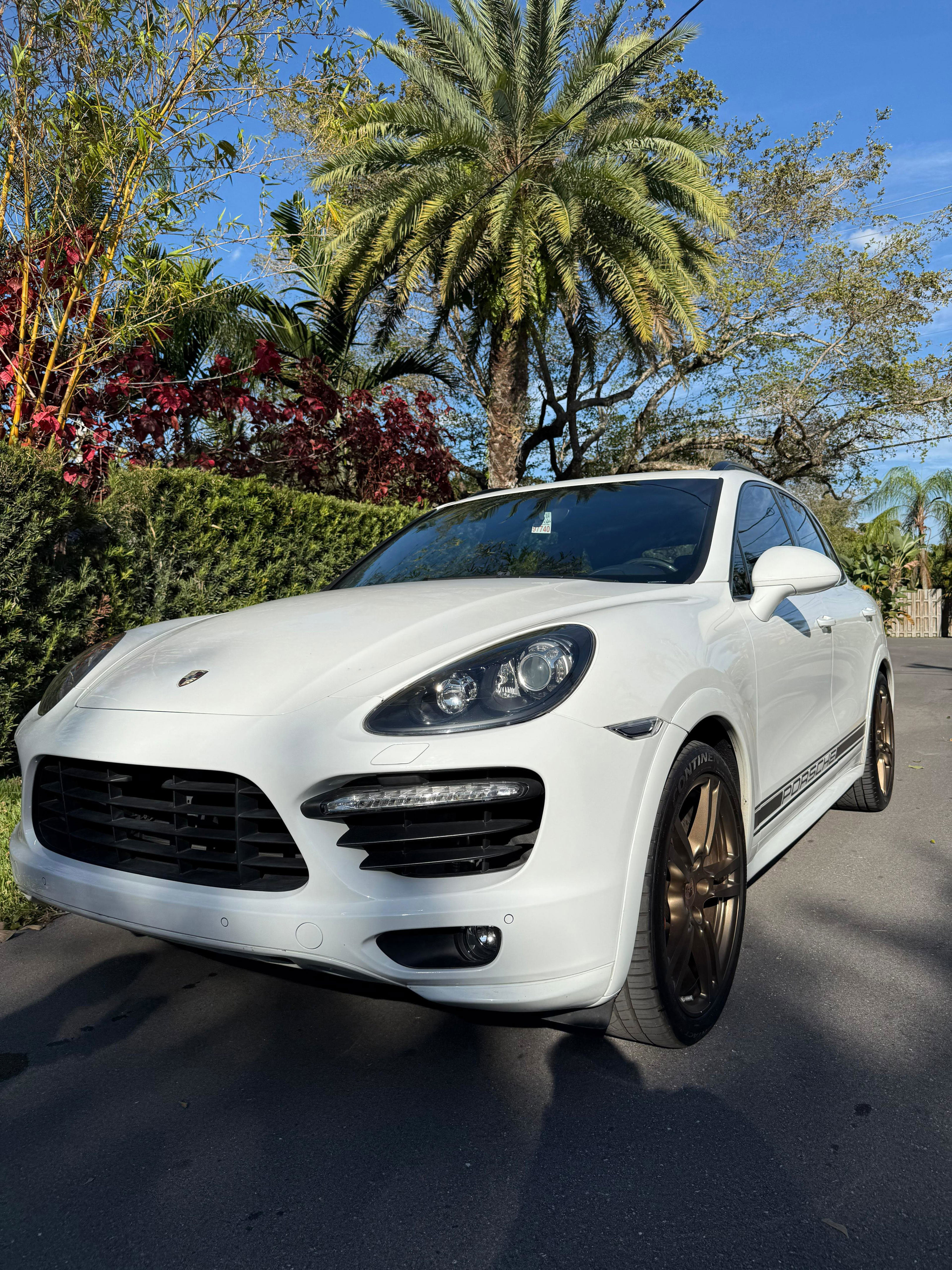 Used 2014 Porsche Cayenne GTS image 10