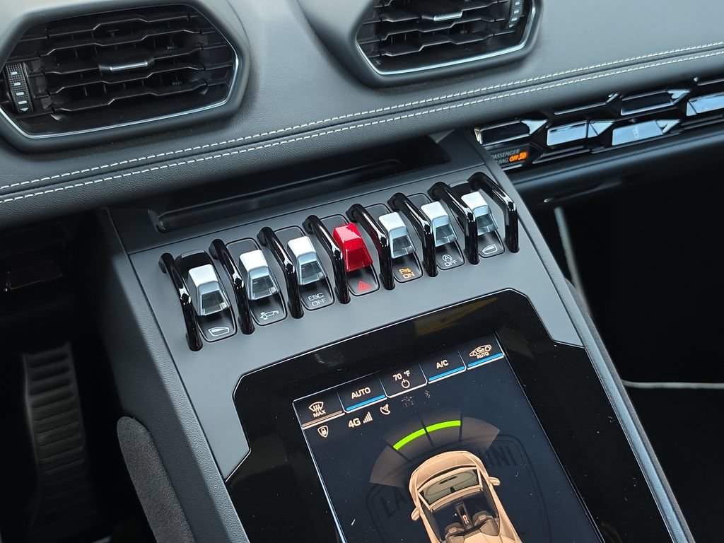 Used 2021 Lamborghini Huracan EVO RWD image 16