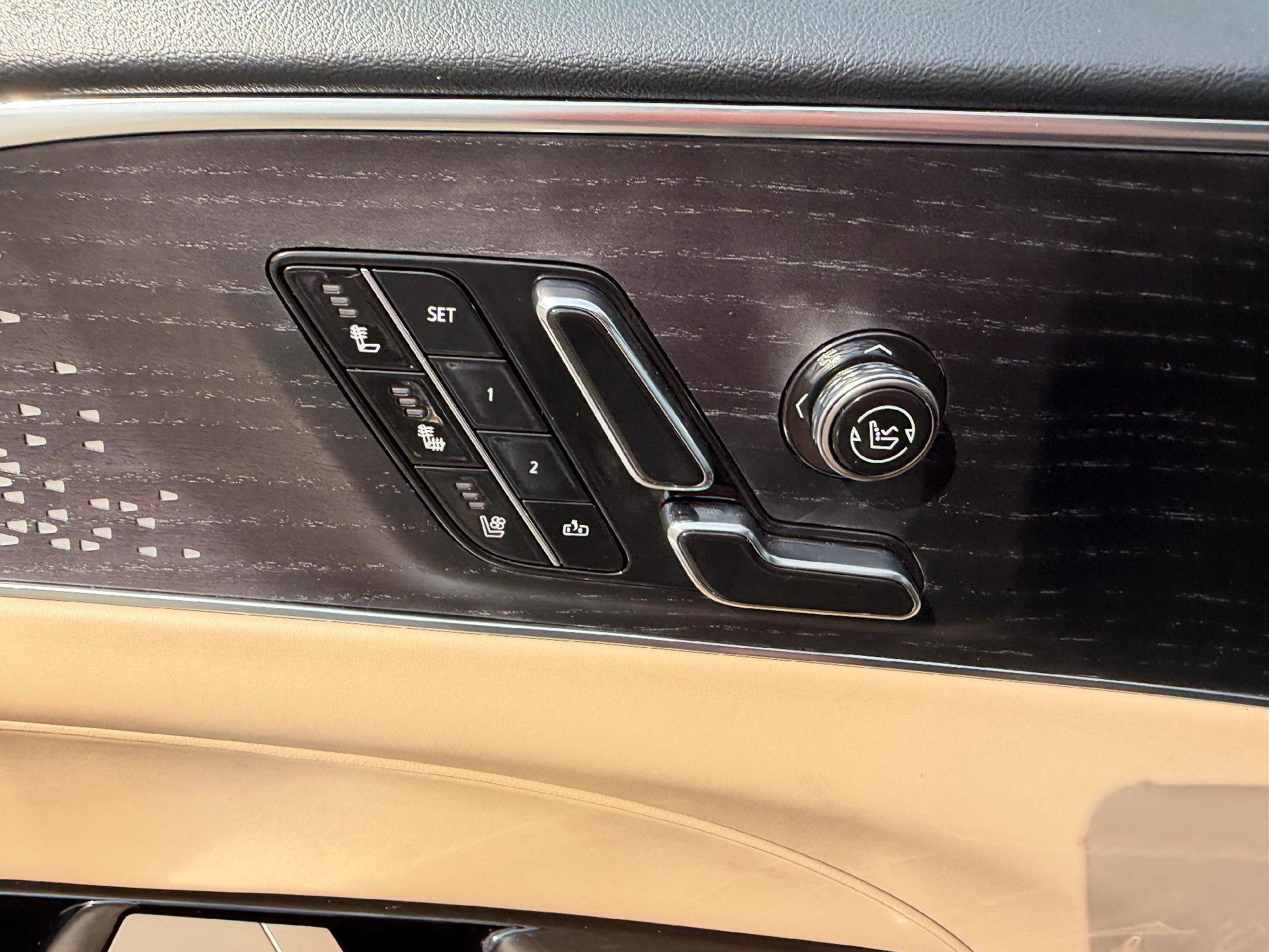 Certified 2024 Cadillac Lyriq Luxury w/ Nappa Leather Package image 32