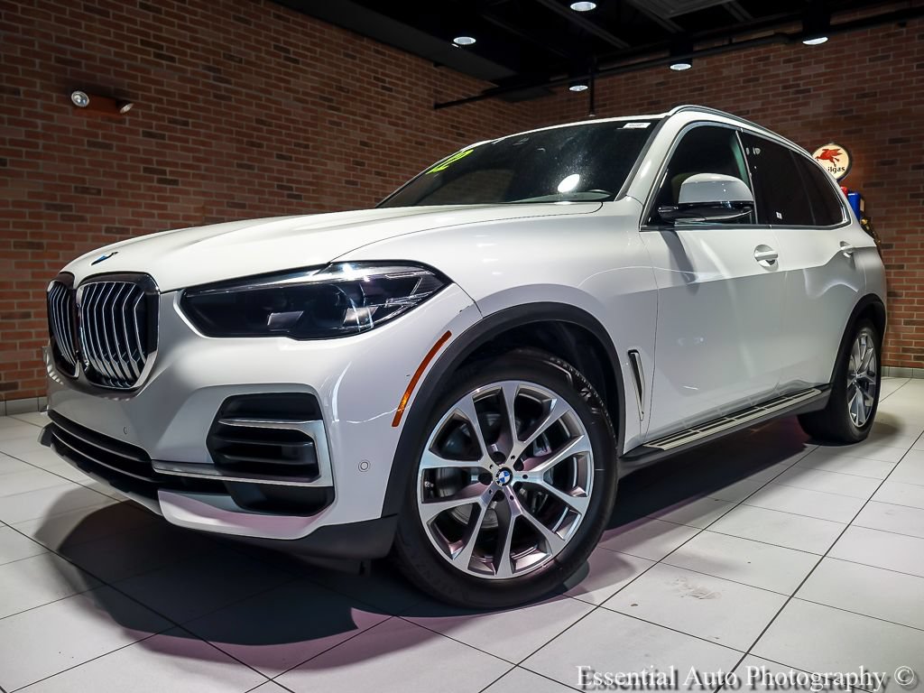 Used 2022 BMW X5 xDrive40i w/ Premium Package AWD/4WD image 2