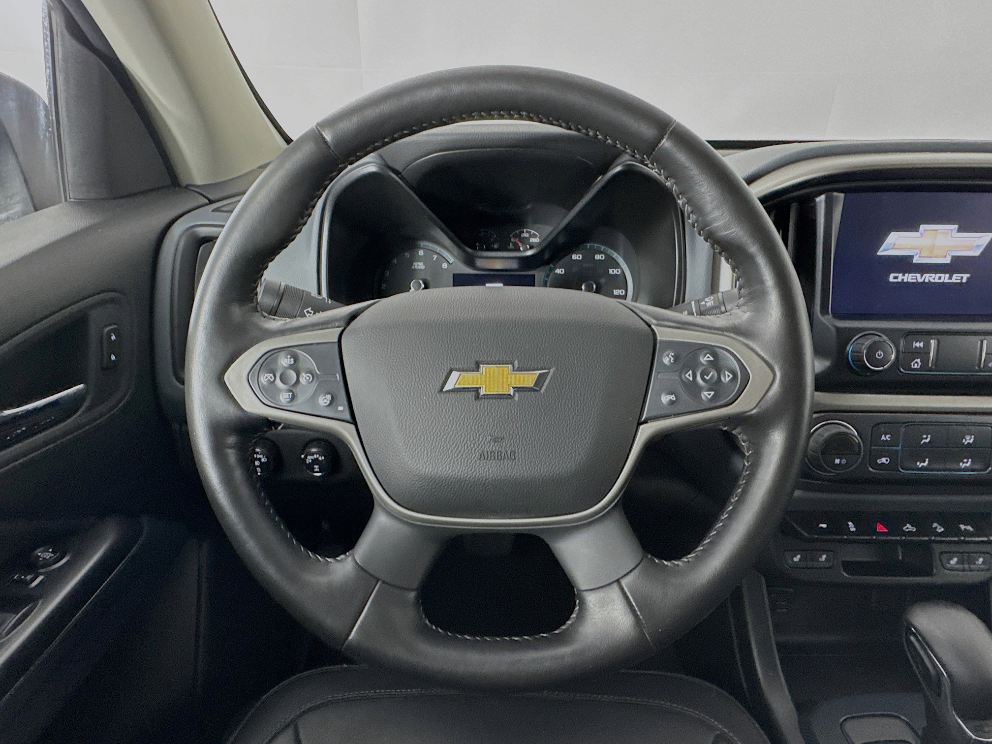 Used 2022 Chevrolet Colorado Z71 AWD/4WD image 11