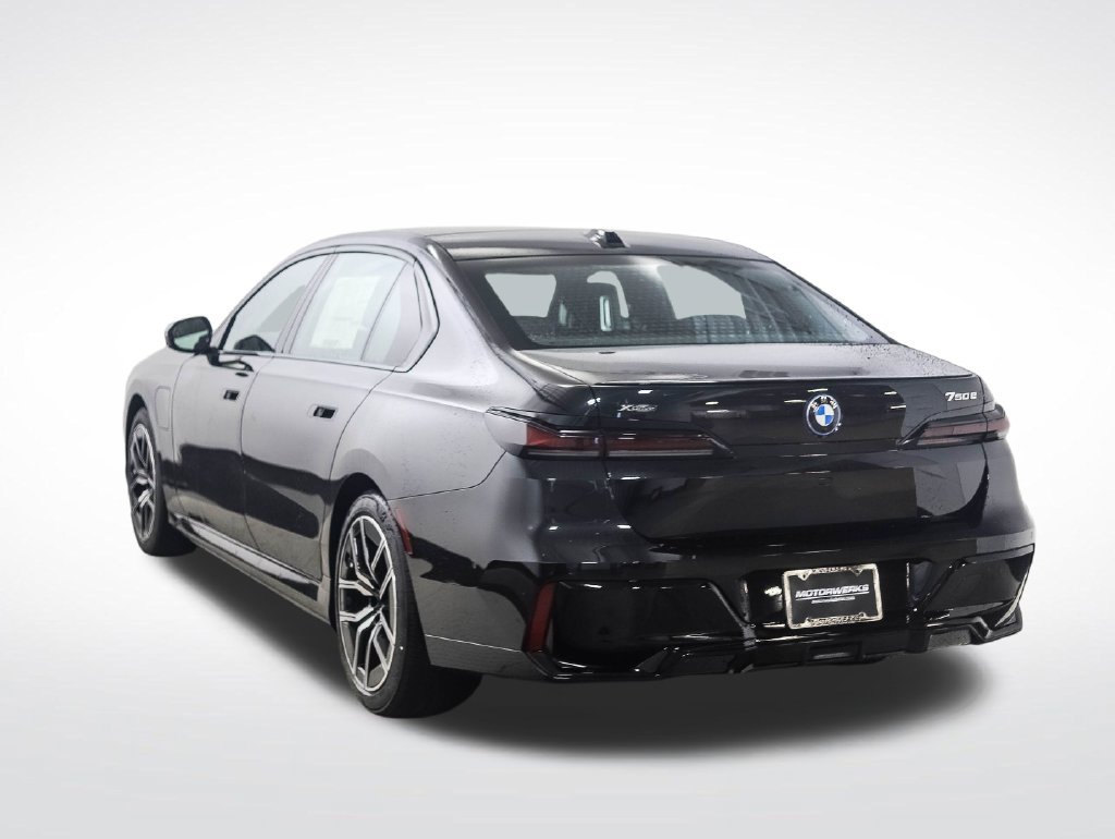 Used 2026 BMW 750e xDrive w/ Executive Package AWD/4WD image 3