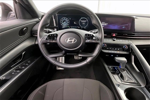 Used 2025 Hyundai Elantra SEL image 5
