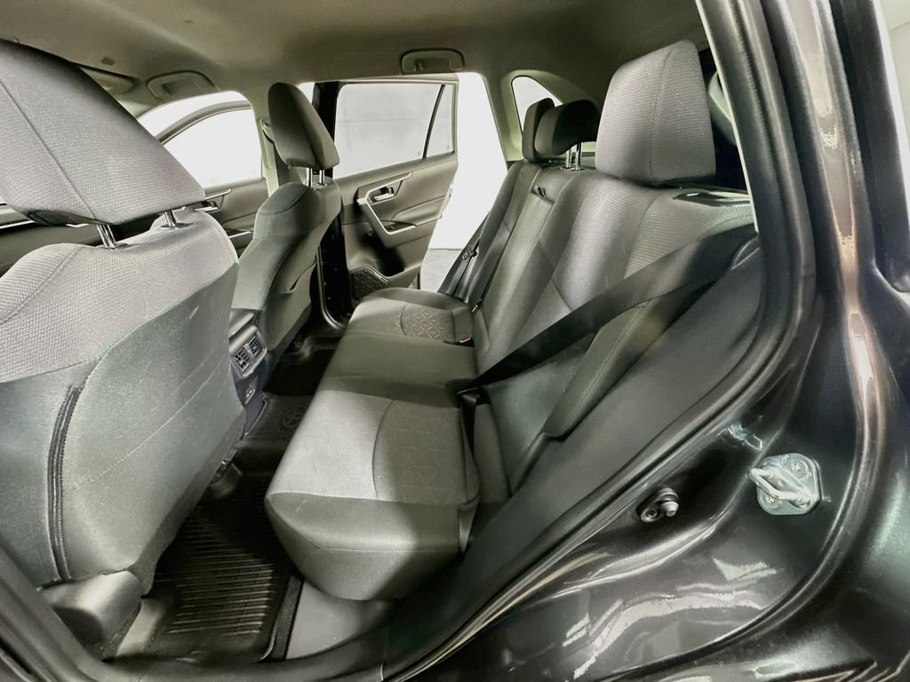 Used 2025 Toyota RAV4 XLE FWD image 14