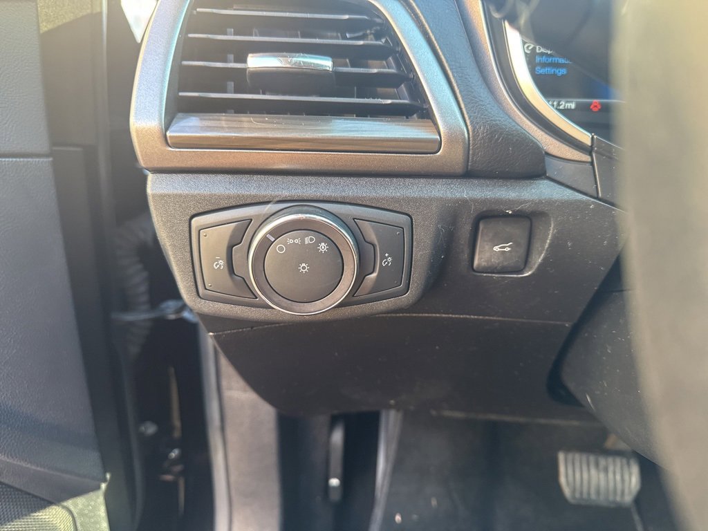 Used 2019 Ford Fusion SEL image 30