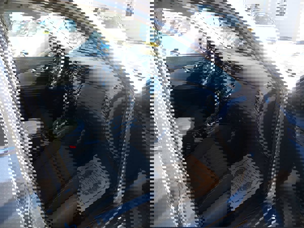 Used 2018 Nissan Rogue S image 14