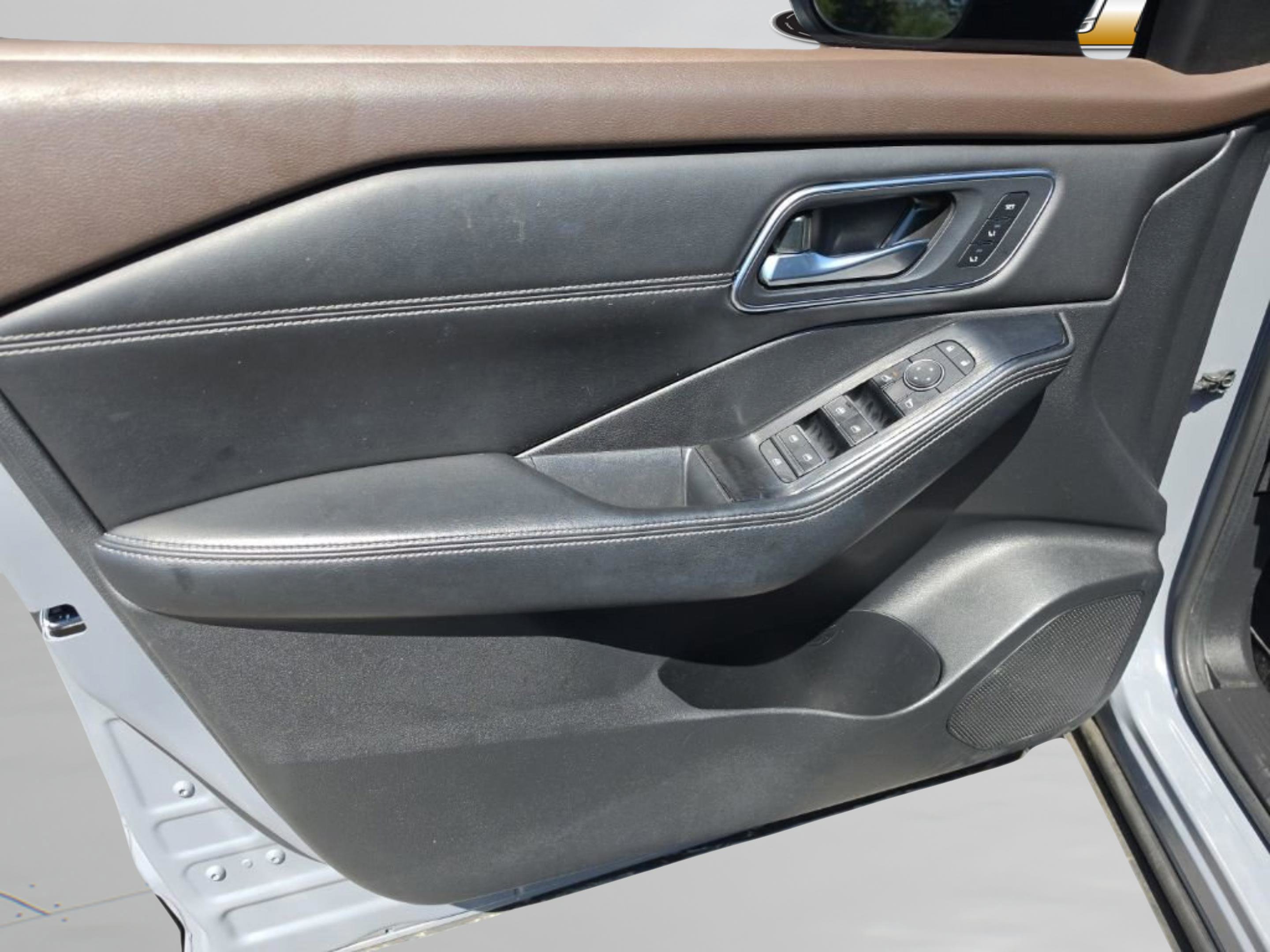 Used 2021 Nissan Rogue SL FWD image 19