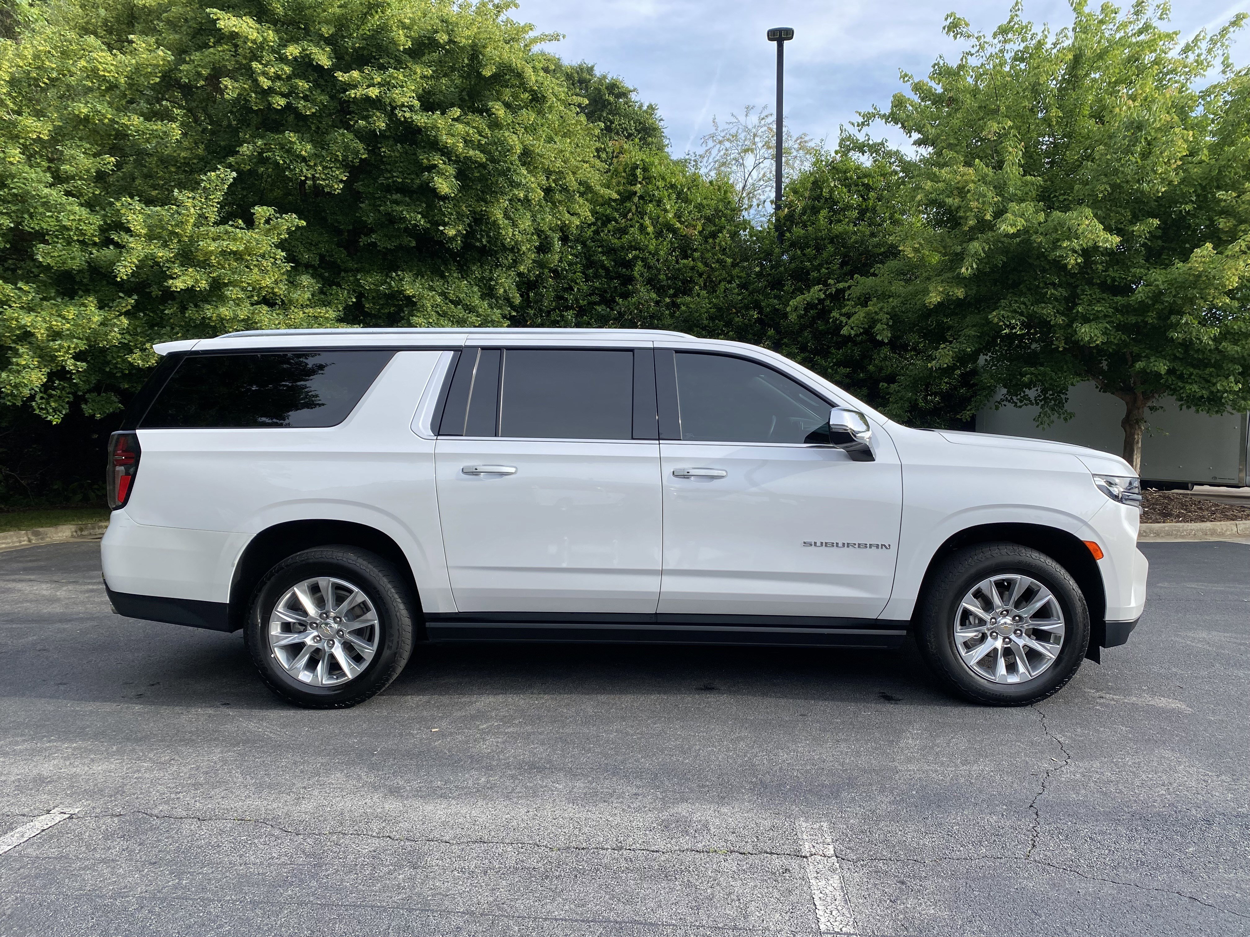 Used 2023 Chevrolet Suburban Premier AWD/4WD image 10