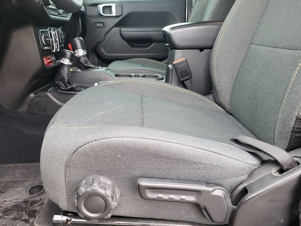 Used 2024 Jeep Wrangler Unlimited image 25