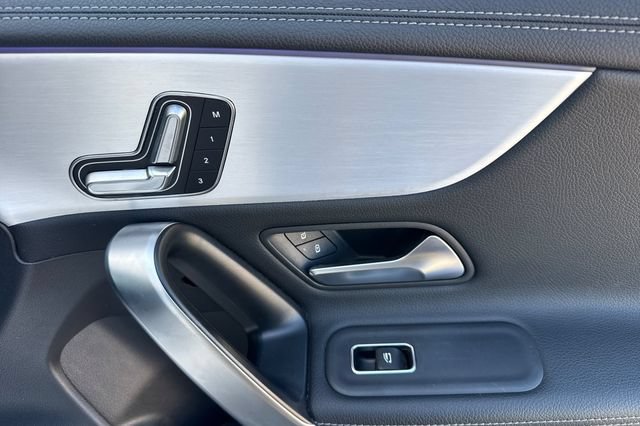 Used 2025 Mercedes-Benz CLA 250 image 19