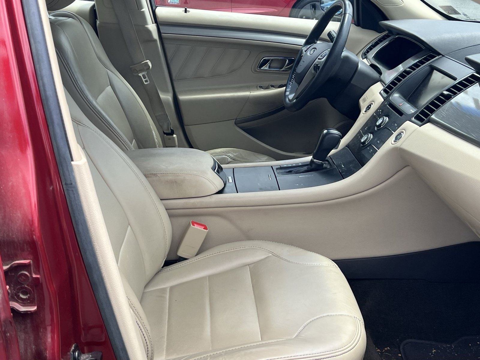 Used 2013 Ford Taurus SEL FWD image 25