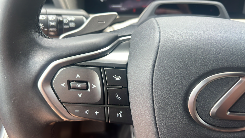 Used 2025 Lexus GX 550 w/ Accessory Package (2T) AWD/4WD image 27