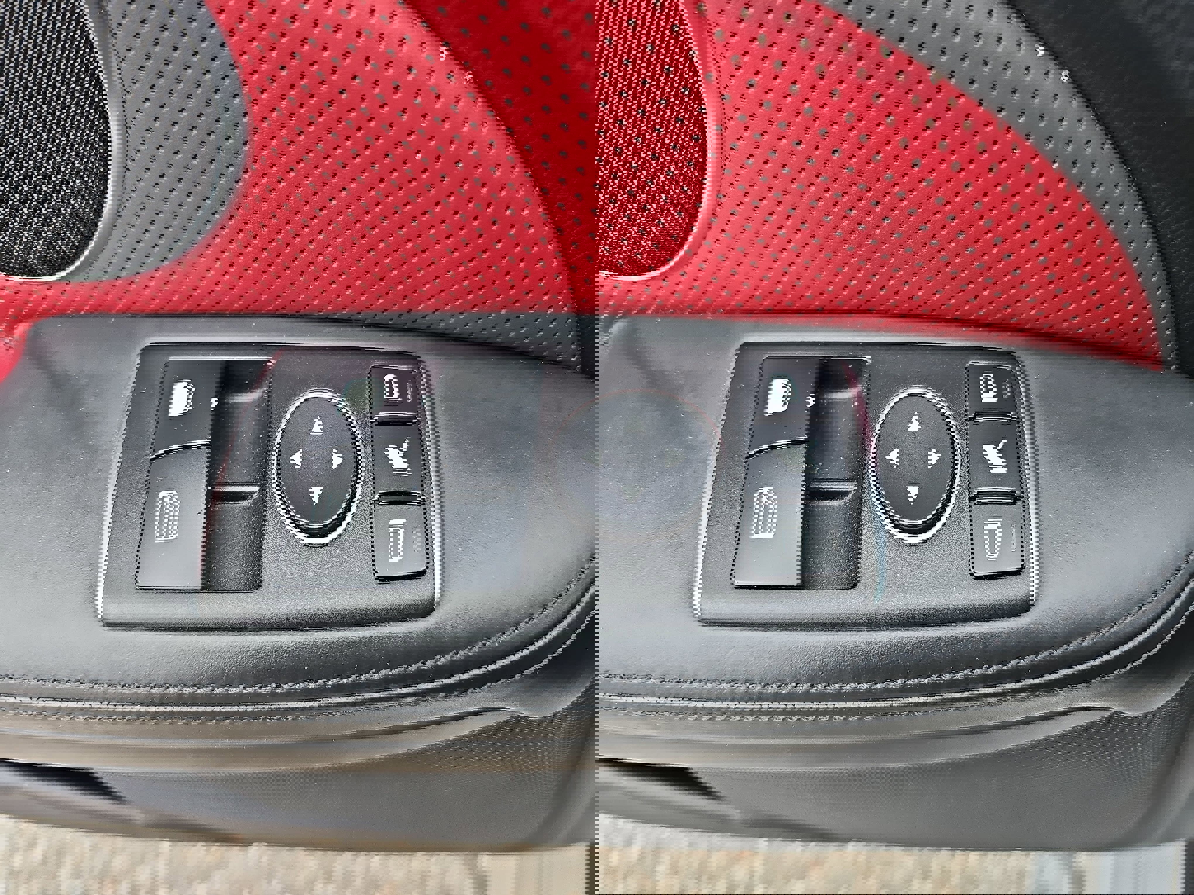 Used 2014 Mercedes-Benz SLK 350 image 25