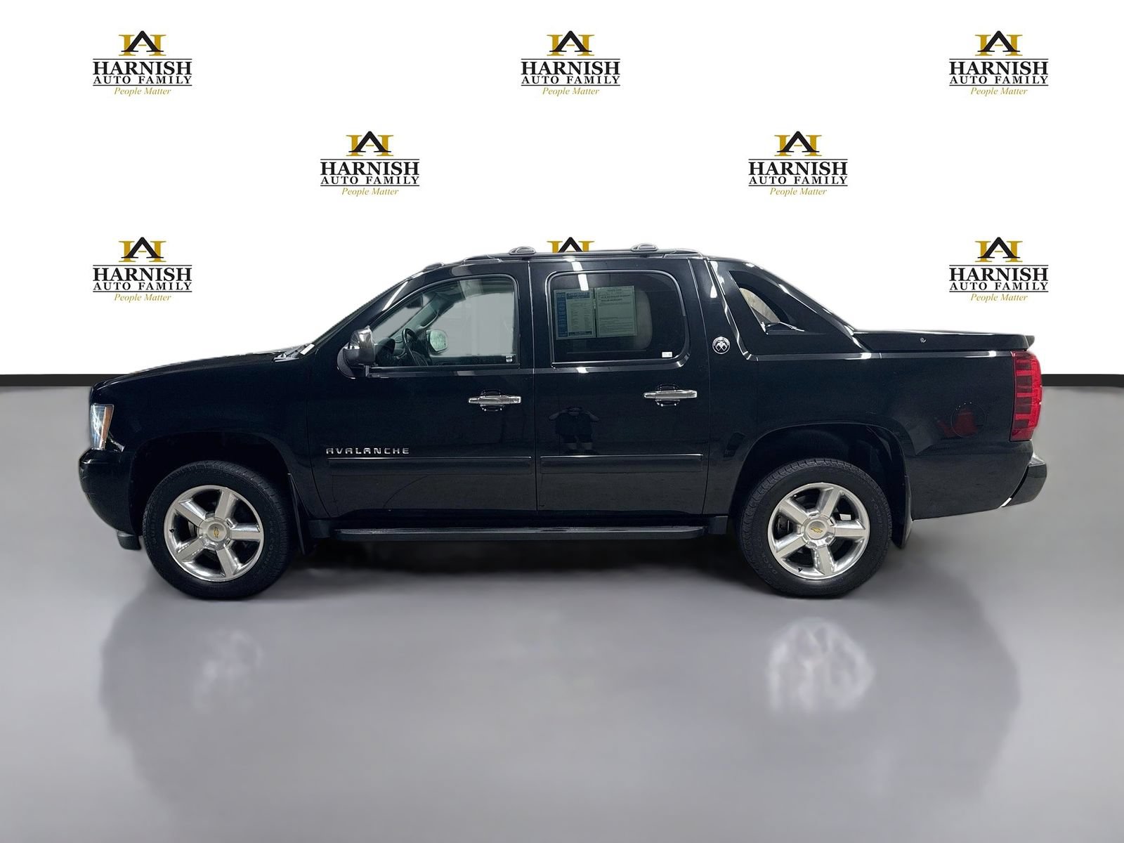 Used 2013 Chevrolet Avalanche LT w/ All-Star Edition AWD/4WD image 9