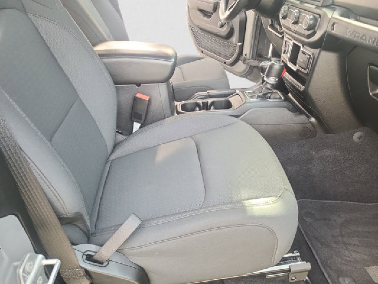Used 2021 Jeep Wrangler Sport AWD/4WD image 19