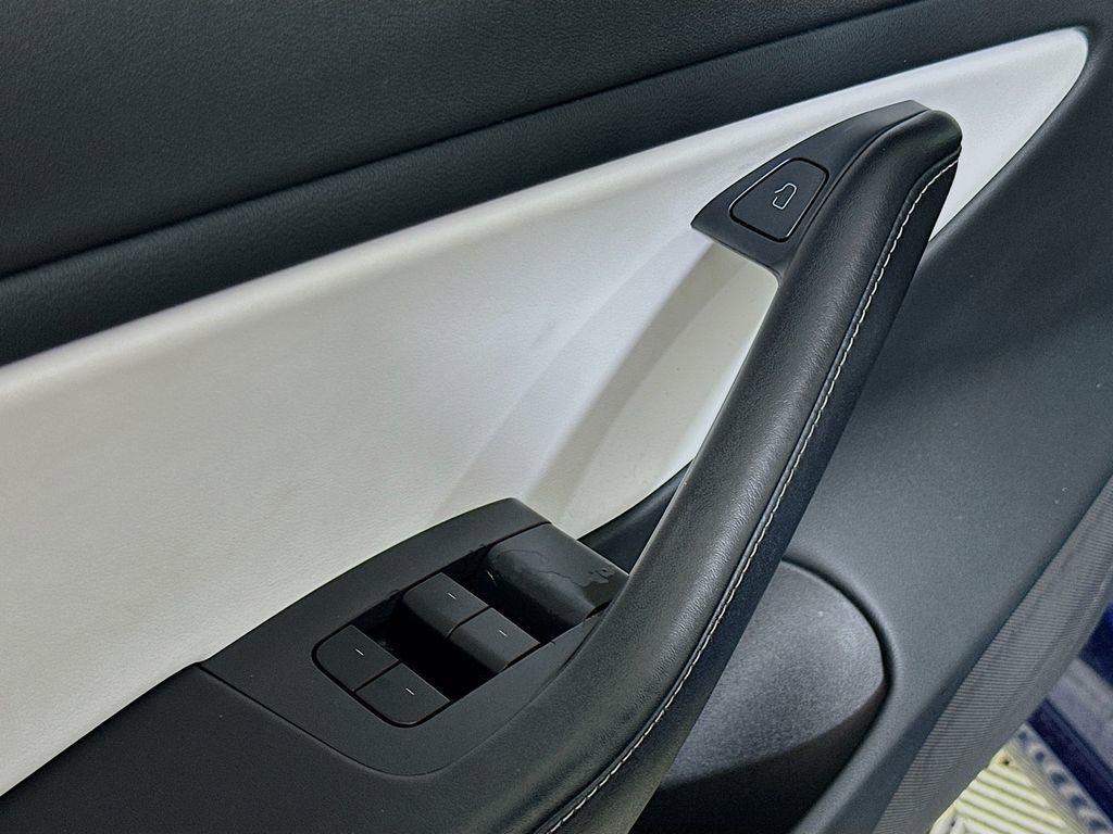 Used 2021 Tesla Model 3 Standard Range Plus image 21