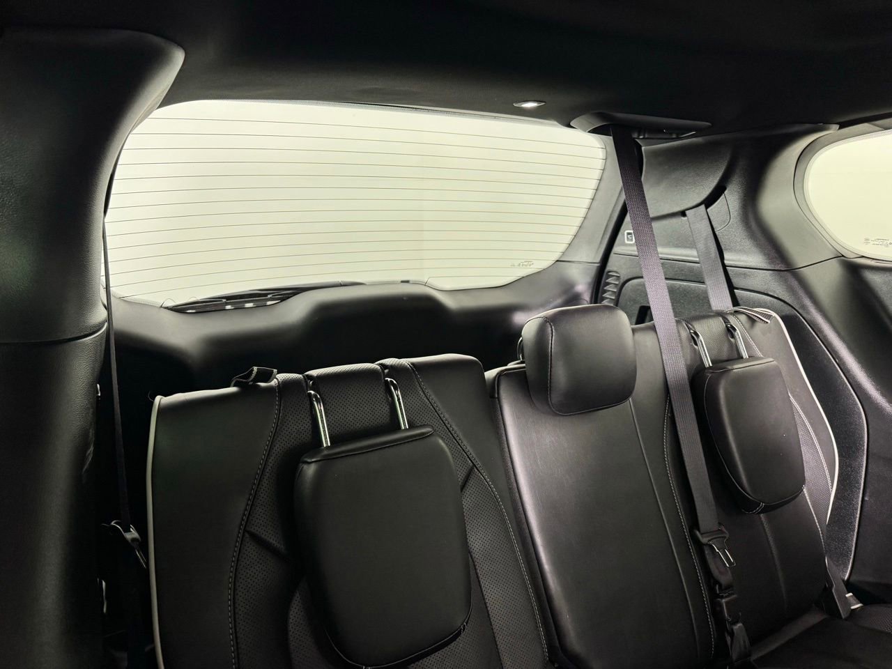 Used 2025 Chrysler Pacifica Limited image 30