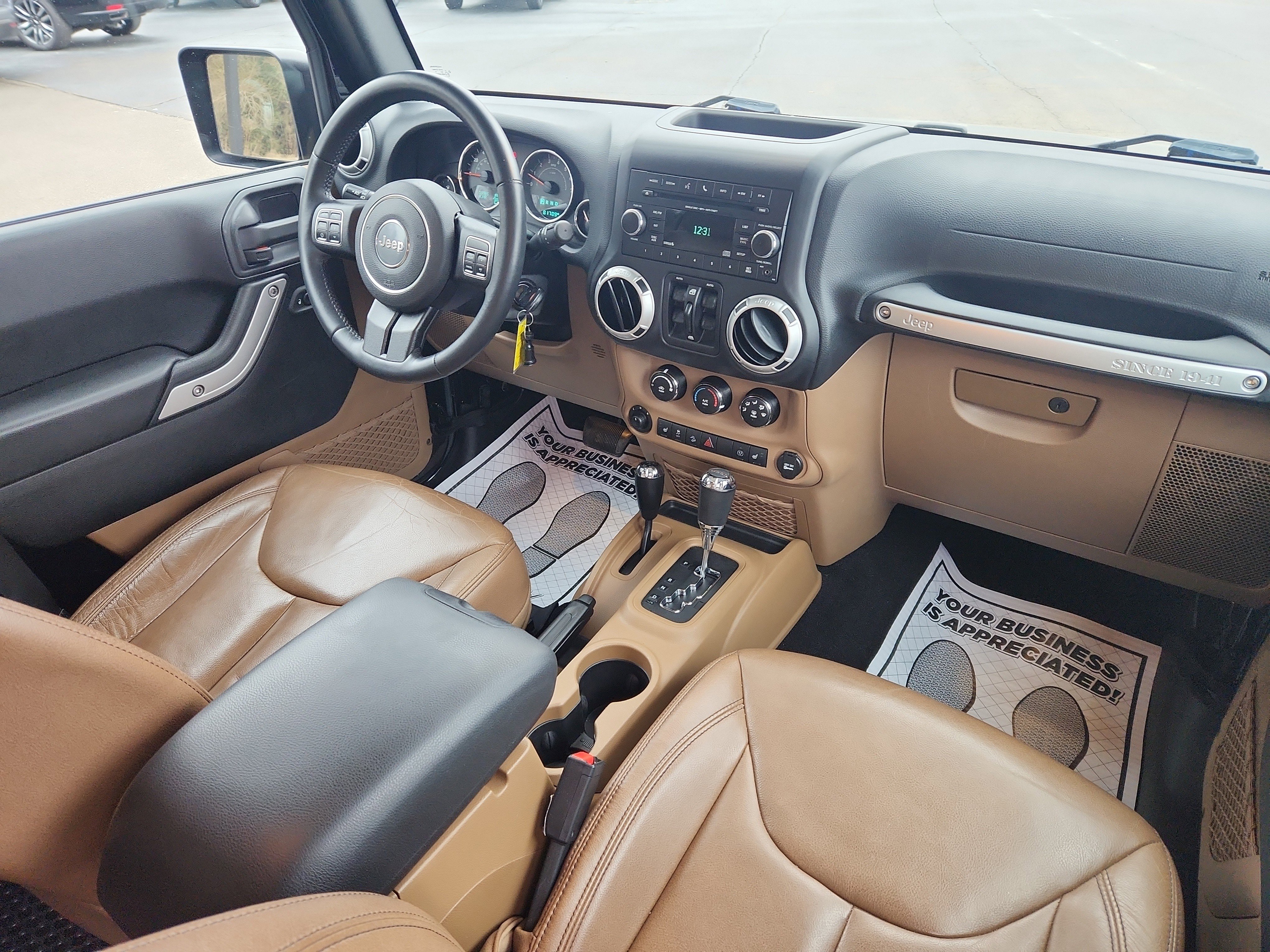 Used 2016 Jeep Wrangler Unlimited Sahara w/ Connectivity Group image 32