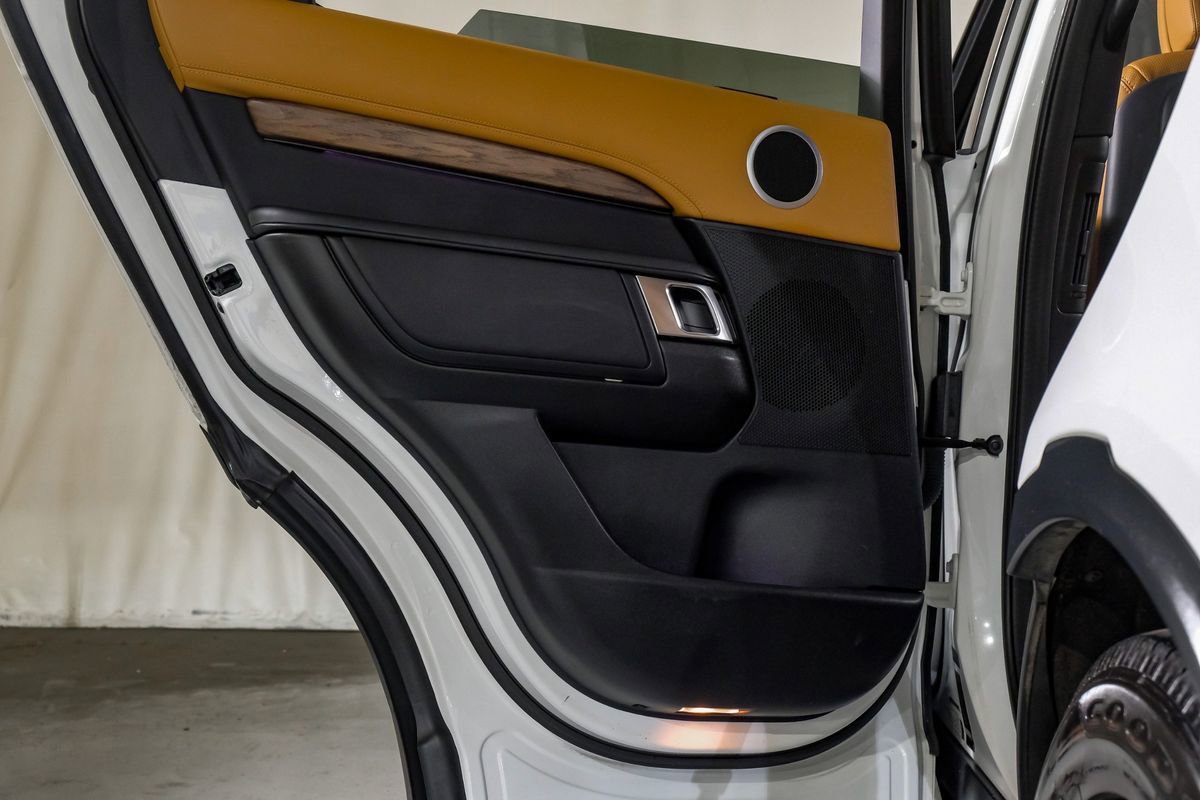 Used 2019 Land Rover Discovery HSE Luxury image 36