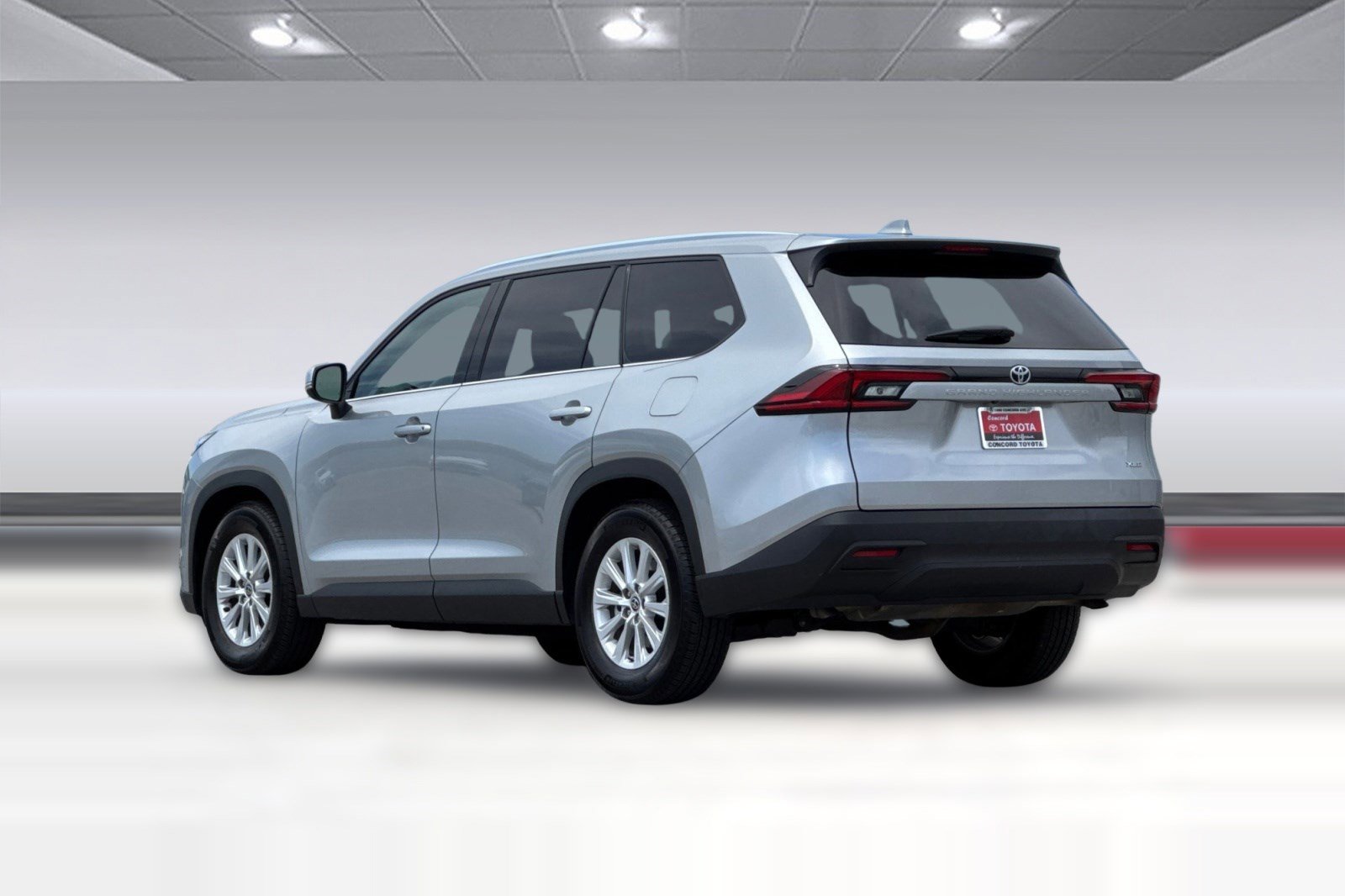 Used 2025 Toyota Grand Highlander FWD image 3
