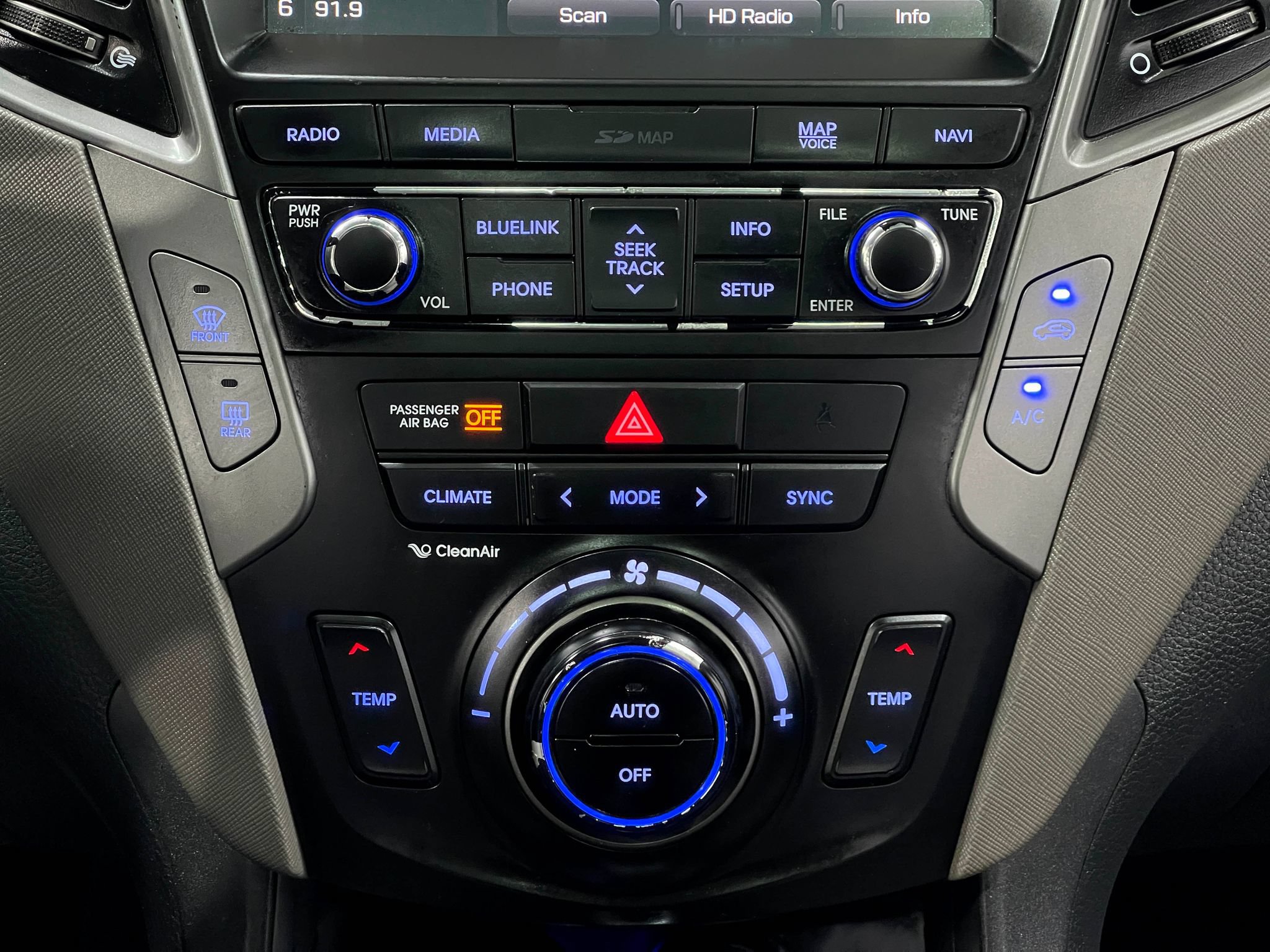 Used 2017 Hyundai Santa Fe Sport FWD image 25