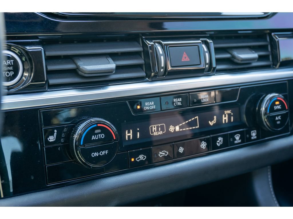 Used 2022 Nissan Pathfinder SV w/ SV Premium Package image 33