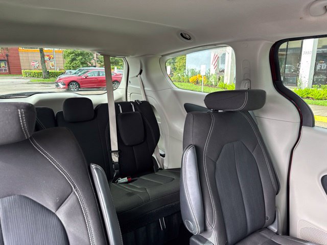Used 2023 Chrysler Voyager LX FWD image 13