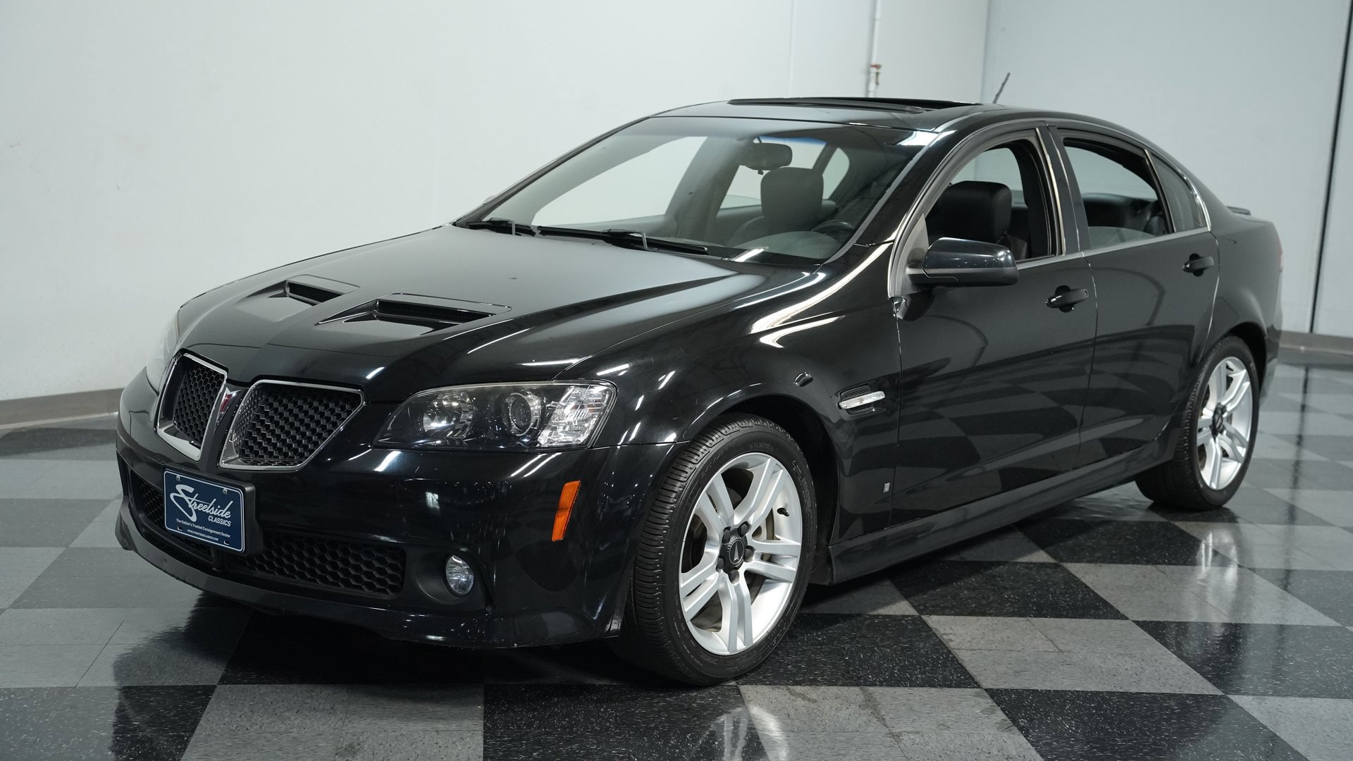 Used 2009 Pontiac G8 w/ Premium Package image 5