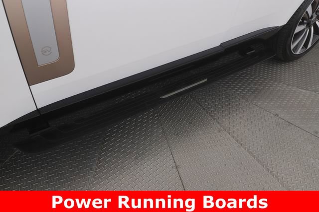Used 2024 Land Rover Range Rover SV AWD/4WD image 16